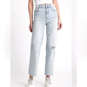 American Eagle Size 6 Mom Jeans Light Wash Distressed Raw Hem 28” inseam